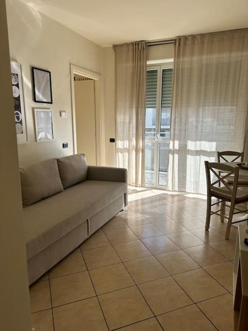 Accogliente Appartamento - Milão Exterior foto